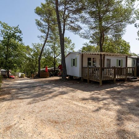 فندق Camping Lou Cantaire فايانس المظهر الخارجي الصورة