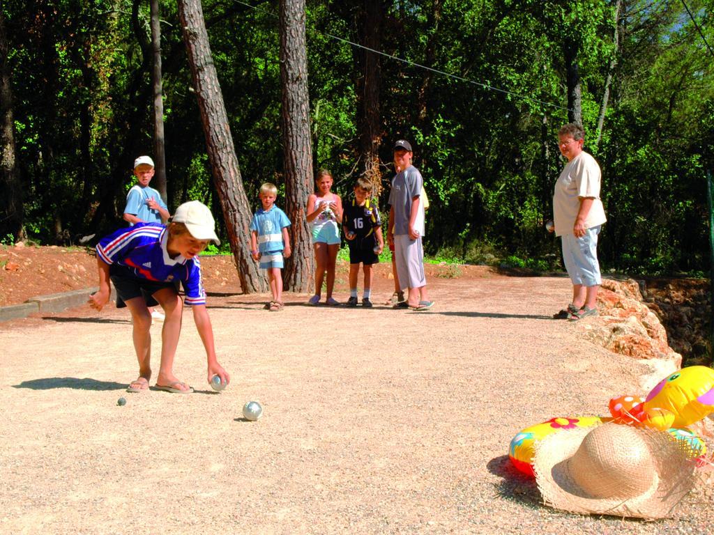 فندق Camping Lou Cantaire فايانس المظهر الخارجي الصورة